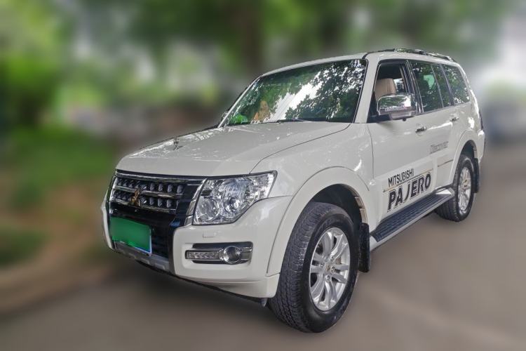 Used Mitsubishi Pajero Mitsubishi Pajero, 3.8 automatic, imported Guazi used car, China used car export, Used car for sale, Used cars, Cheapest cars for sale