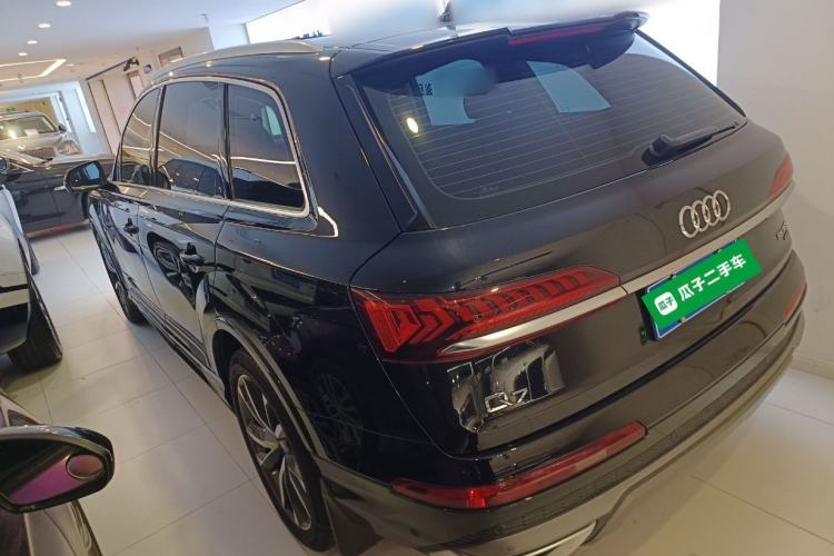 Used Audi Q7 2020 55 TFSI quattro S line sports model
