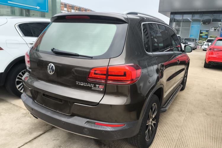 Used Volkswagen Tiguan 2015 1.8TSI Automatic All-Wheel-Drive Luxury Model Rear Right 45 Deg