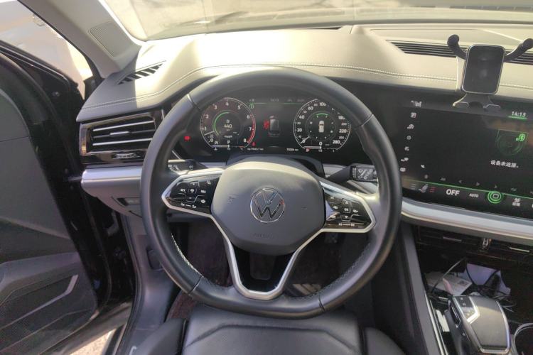 Used Volkswagen Touareg 2021 3.0 TSI Luxury Edition Black Diamond Sport Package