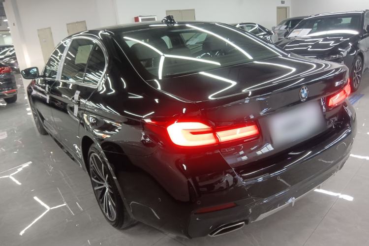 Used BMW 5 Series 2021 Facelifted 530Li Leading Edition M Sport Package
