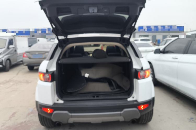 Used Land Rover Range Evoque 2015 2.0T 5-Door Luxury Edition Trunk