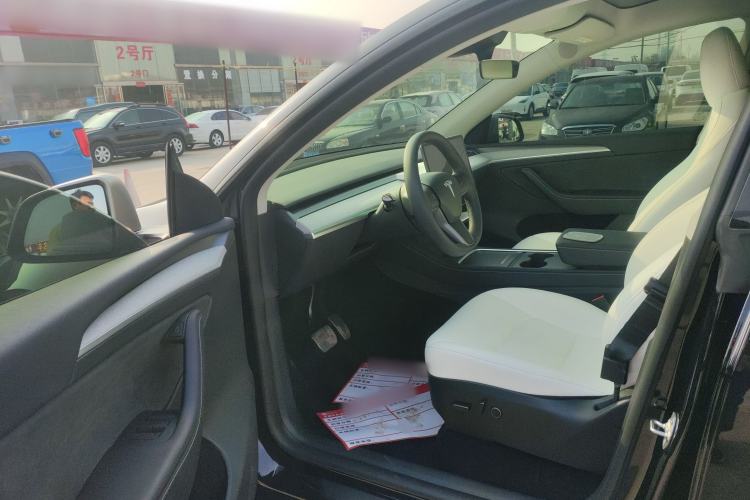 Used Tesla Model Y 2023 Rear-Wheel-Drive Version