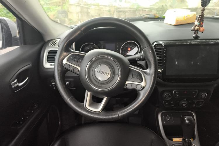 Used Jeep Compass 2017 200T Automatic Enjoyment Version
