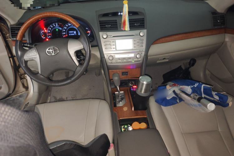 Used Toyota Camry 2011 240G Classic Anniversary Edition Center Console