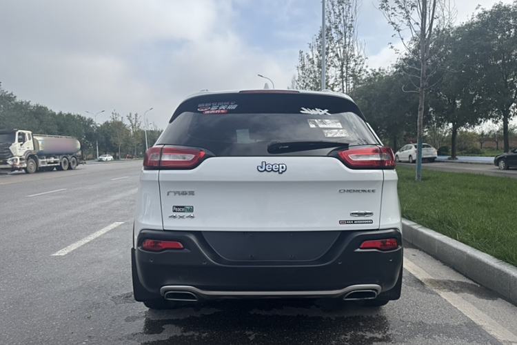 Used Jeep Cherokee 2016 2.4L Professional Edition