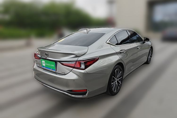 Used Lexus ES 2022 300h Deluxe Edition Rear Right 45 Deg