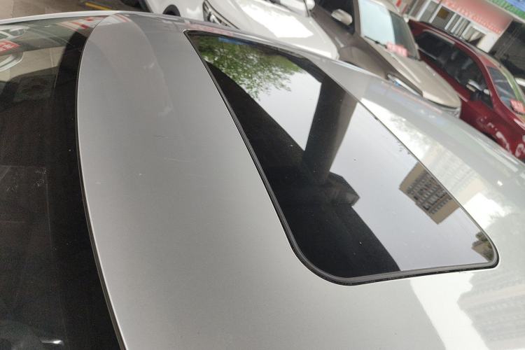 Used Volkswagen Jetta 2015 Value Edition 1.6L Automatic Comfort Version Roof