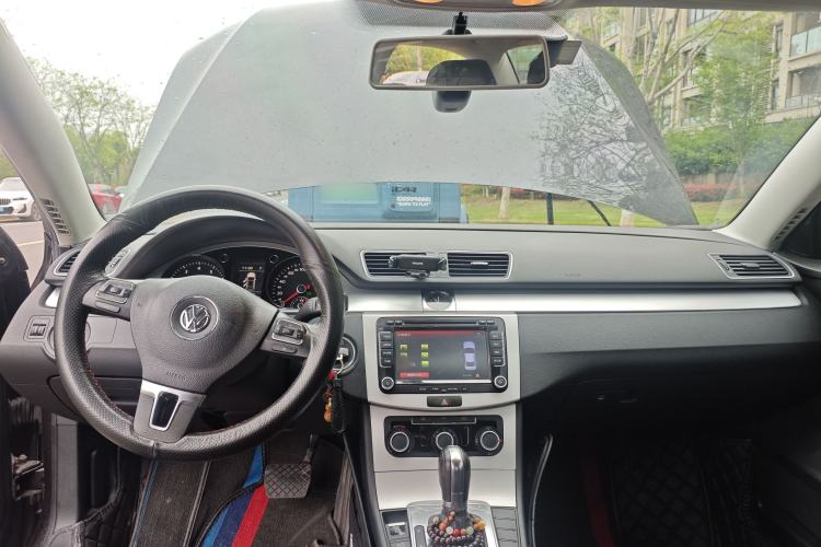 Used Volkswagen Magotan 2013 1.8TSI Premier Model Center Console