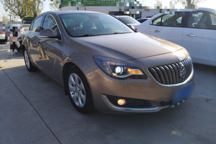 Used Buick Regal 2015 2.0L Elite Fashion Edition Front Right 45 Deg
