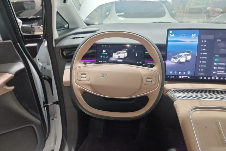 Used XPeng X9 2025 740 Ultra-Long Range Max Steering Wheel