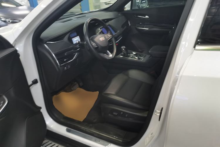 Used Cadillac XT4 2018 28T Two-Wheel Drive Tech Version