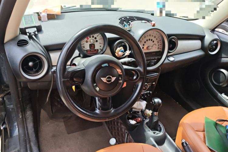 Used MINI 2011 1.6L ONE Center Console
