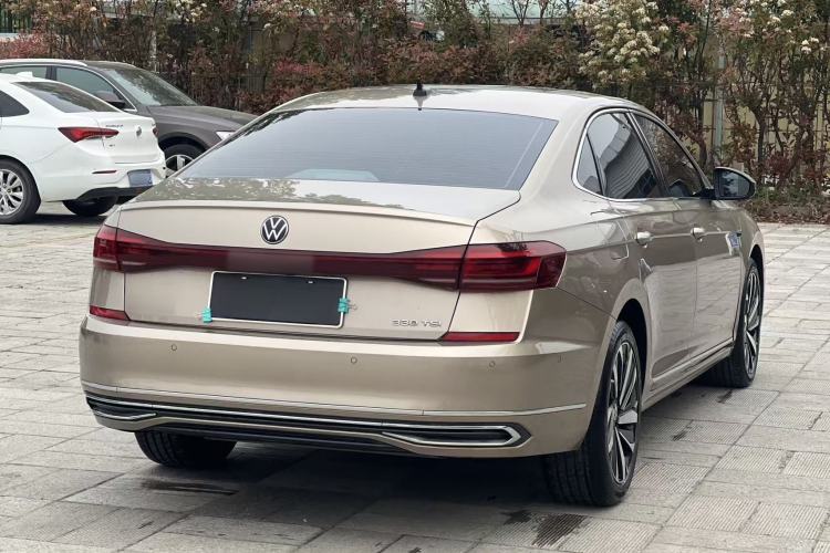 Used Volkswagen Passat 2022 330TSI Starry Luxury Edition Exterior 5