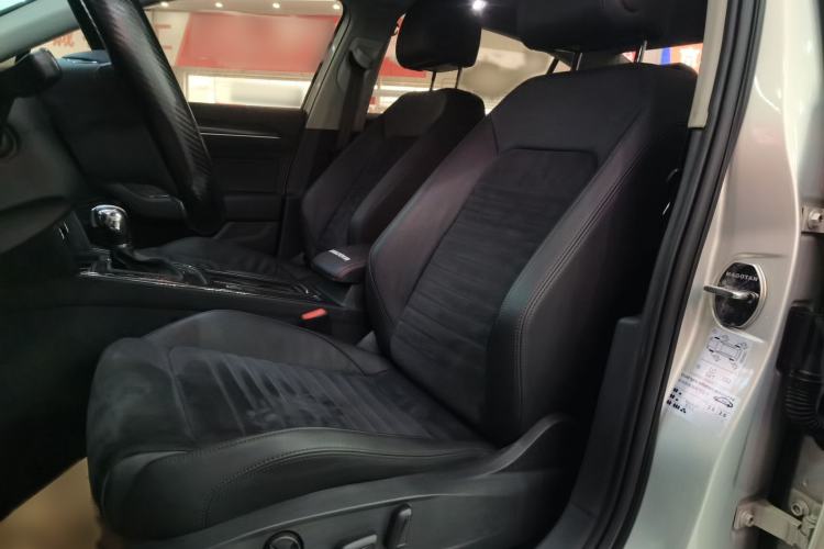 Used Volkswagen Magotan 2017 330TSI DSG Luxury Model