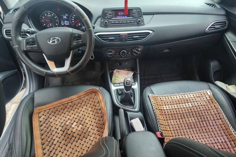 Used Hyundai Celesta 2017 1.6L Manual Enjoyment Edition GLS
