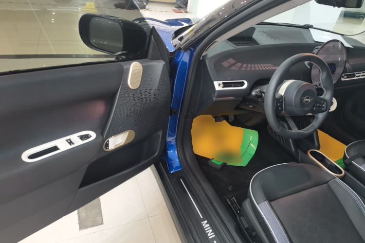 Used MINI Electric COOPER 2024 452km COOPER SE Artist