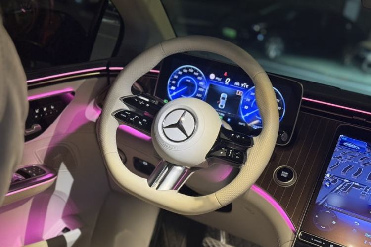 Used Mercedes-Benz EQE 2025 500 4MATIC Luxury Edition