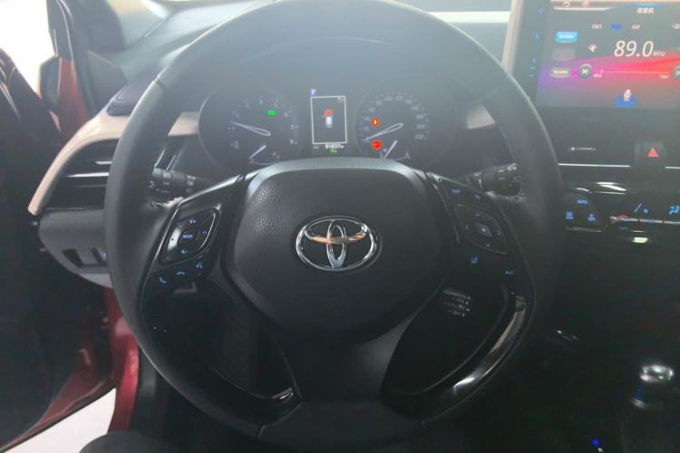 Used Toyota C-HR 2018 2.0L Luxury Sunroof Version China VI Standard
