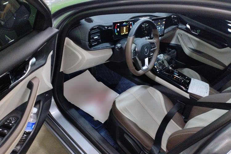 Used BYD Qin PLUS 2024 HONOR Edition DM-i 55KM Leading Model
