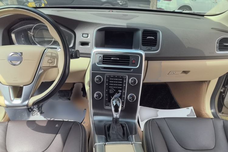 Used Volvo S60 2014 S60L T5 Smart Upgrade Edition Center Console