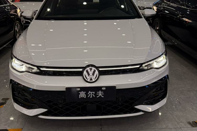 Used Volkswagen Golf 2025 300TSI R-Line
