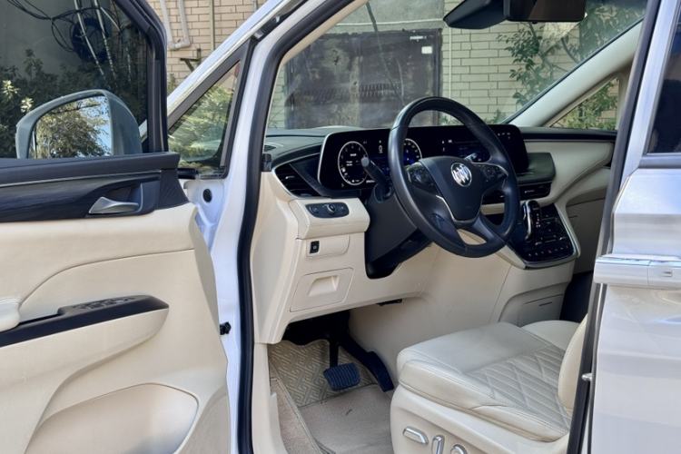 Used Buick GL8 2023 ES Lu Zun Luxury Model Interior 4