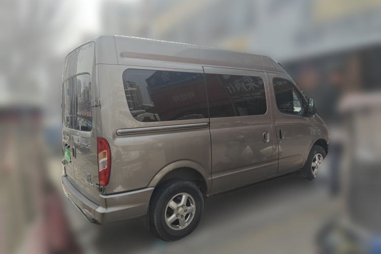 Used SAIC MAXUS Xintu V80 2016 2.5T Manual Aoyuntong National IV Short Wheelbase Mid-Roof 6-Seater Rear Right 45 Deg