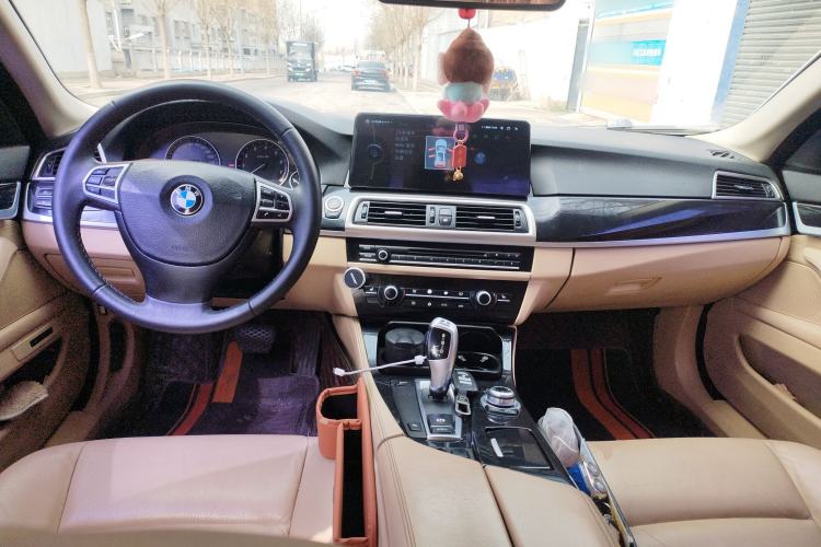 Used BMW 5 Series 2011 523Li Leading Model Center Console