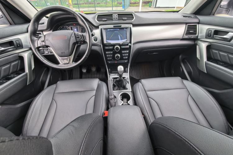 Used Haval H2 2014 1.5T Manual Two-Wheel Drive Elite Edition Audio And AC Panel