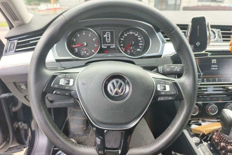 Used Volkswagen Magotan 2019 330TSI DSG Leading Edition China V Standard
