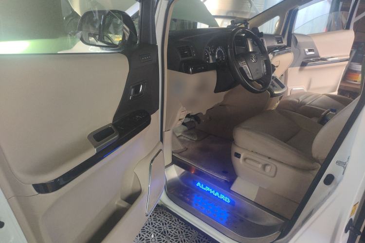 Used Toyota Alphard 