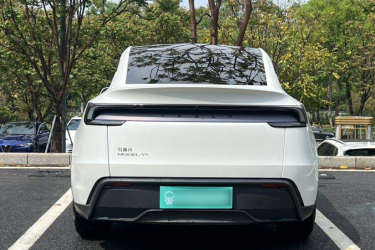 Used Tesla Model Y 2025 Long-Range All-Wheel-Drive Version
