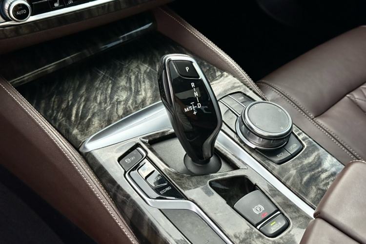 Used BMW 5 Series 2019 Facelifted 530Li Leading Edition Luxury Package