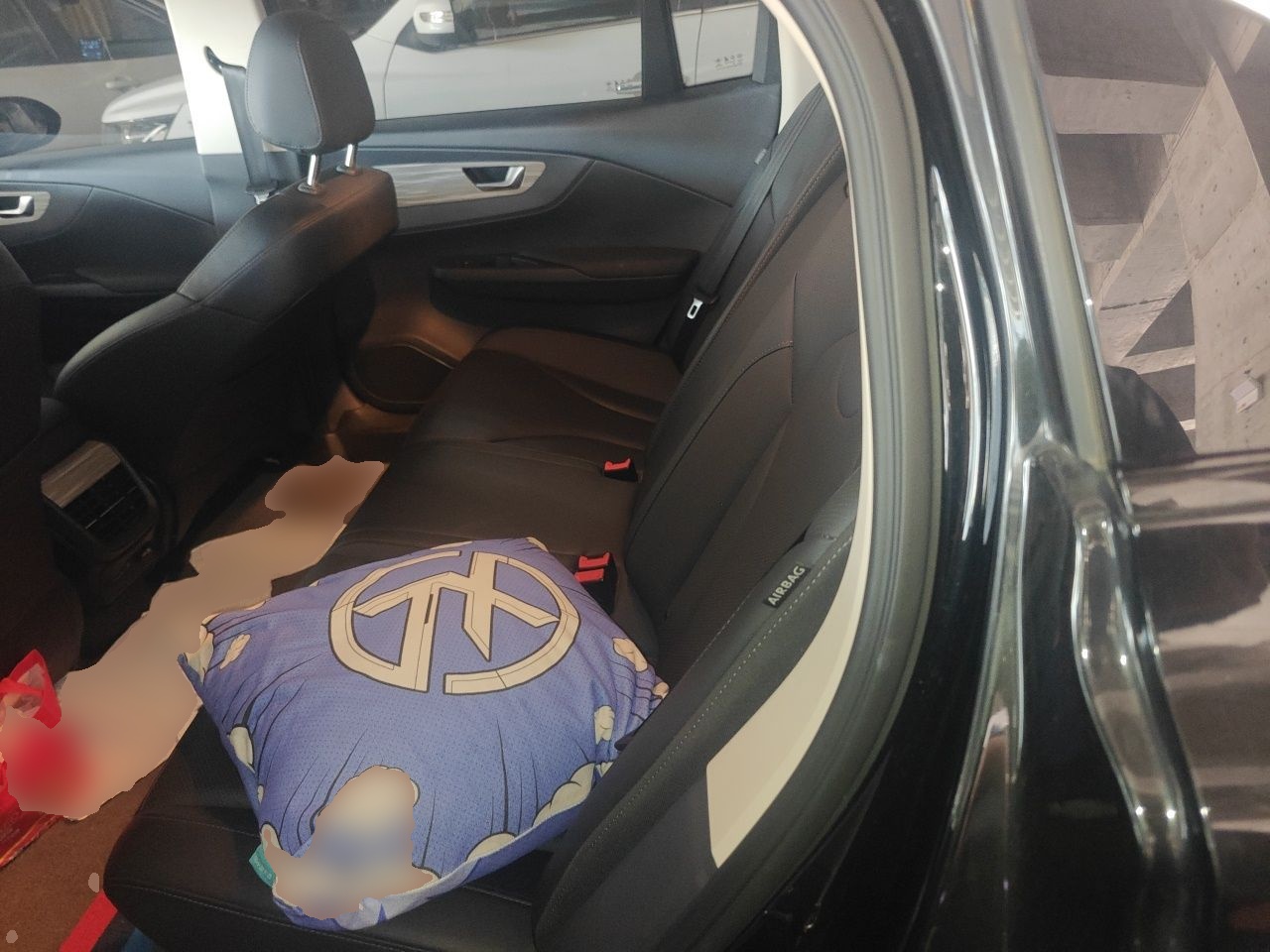 Hongqi E-QM5 2023 560km PLUS — снимка 17