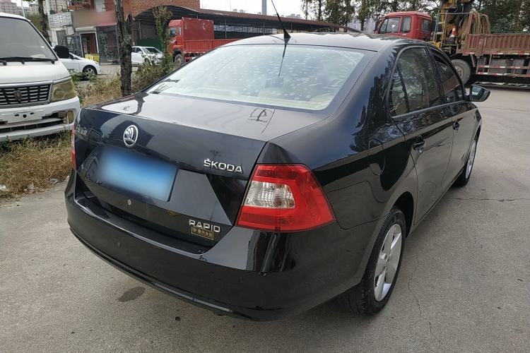 Used Skoda Rapid 2015 1.6L Manual Smart Selection Model