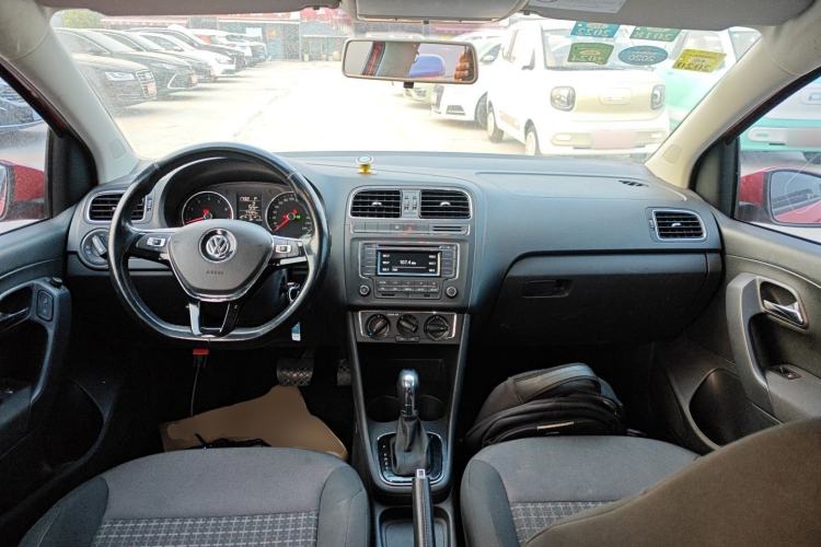 Used Volkswagen Polo 2016 1.6L Automatic Comfort Model
