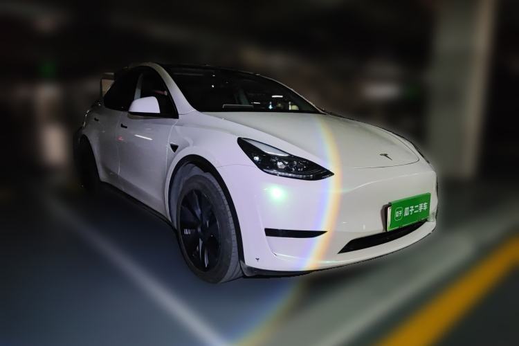 Used Tesla Model Y 2024 Rear-Wheel-Drive Version Front Right 45 Deg