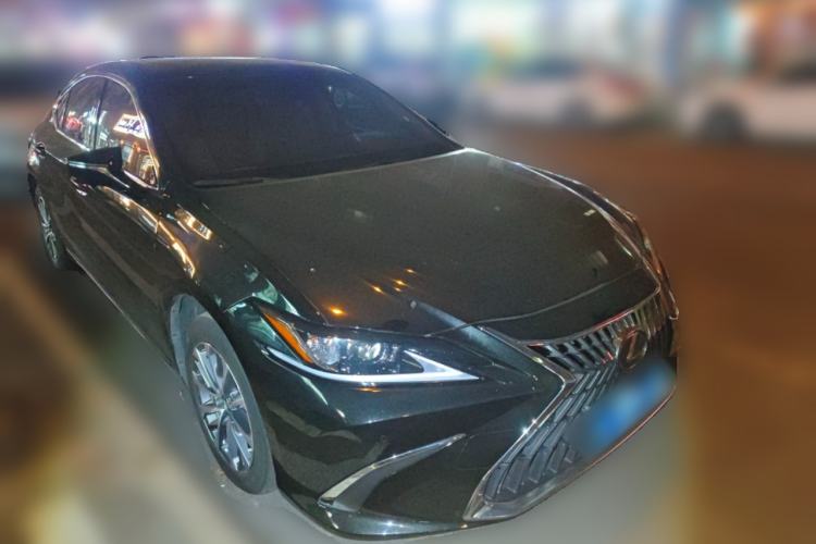 Used Lexus ES 2023 200 Excellence Edition
