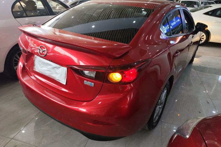 Used Mazda 3 Axela 2014 Sedan 1.5L Automatic Luxury Model