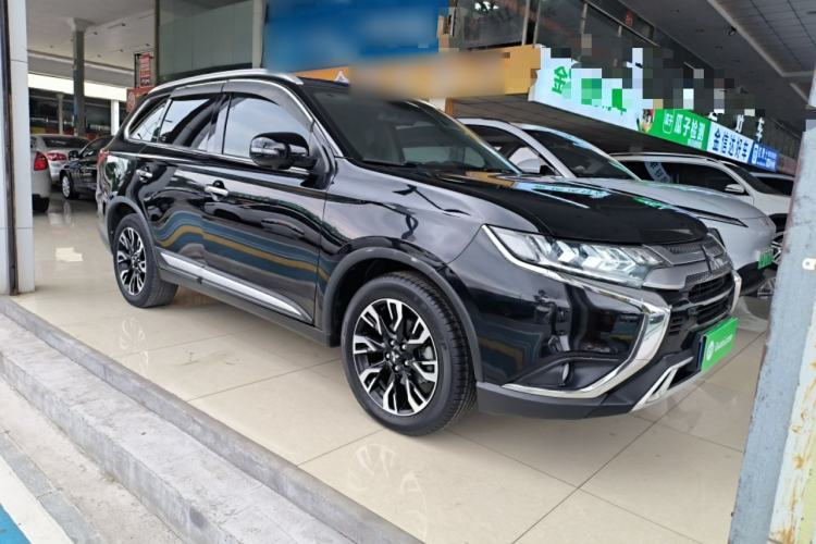 Used Mitsubishi Outlander 2020 2.4L 4x4 Zhi Xiang Edition 7-Seater
