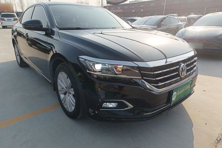 Used Volkswagen Passat 2020 330TSI Elite Edition China VI Front Right 45 Deg