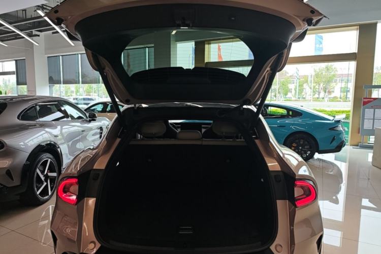 Used Xiaomi Auto YU7 2025 Ultra-Long Range High-Performance All-Wheel-Drive Max Edition
