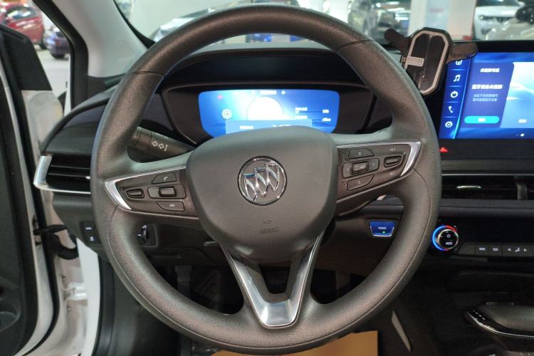 Used Buick Velite 6 2023 Revised Version 430 km Range – Commuter Edition Steering Wheel