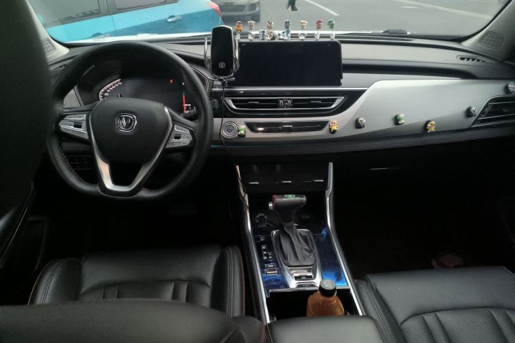 Used CHANGAN CS75 2018 280T Automatic Smart Edition China V-standard Center Console