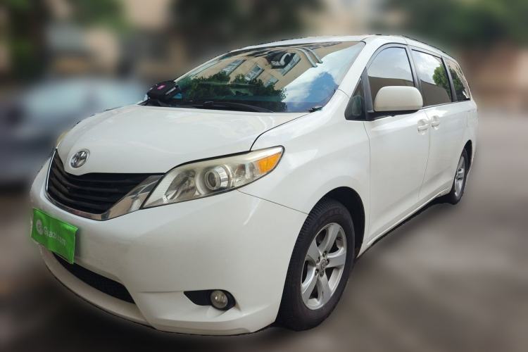 Used Toyota SIENNA 2011 2.7L Two-Wheel-Drive Automatic Trim