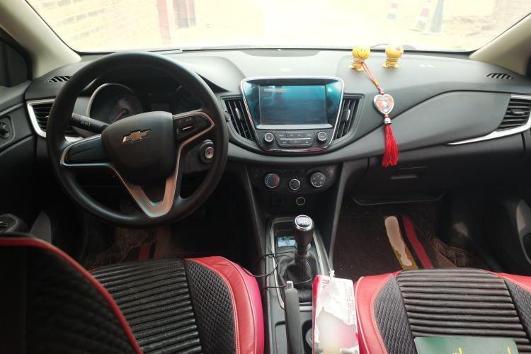 Used Chevrolet Monza 2019 320T Manual Xinxin Edition China VI Center Console
