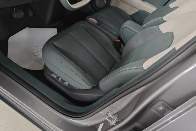 Used firefly 2025 Illuminated Edition
