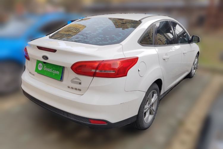 Used Ford Focus 2015 Sedan 1.6L Manual Comfort Model
