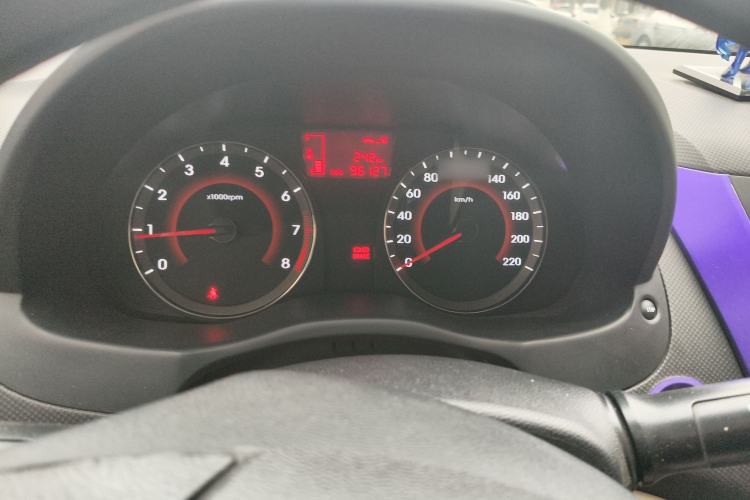 Used Hyundai Verna (older generation) 2014 1.4L Manual Top-Tier Model TOP